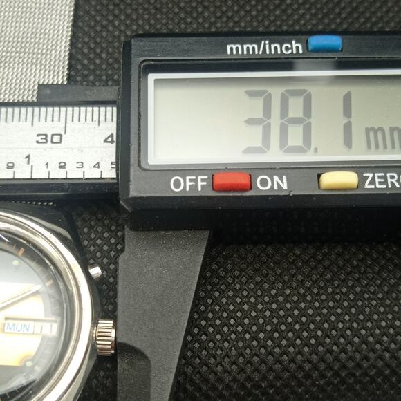 Vintage 1979 Orient Automatic Mens Silver Watch W/daydate & Gold accents - Picture 7 of 8